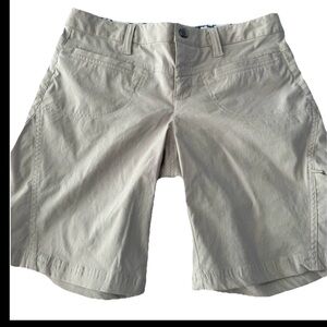 Athleta Womens Khaki Dipper Bermuda Outdoor Hiking Shorts 6 Gorpcore Camping